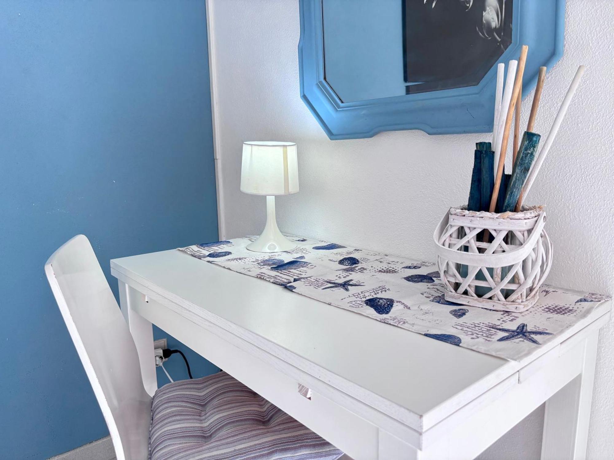 Blue Apartment, Alghero, Near Beaches Apartment